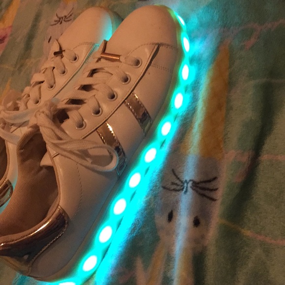 Light up shoes - Picture 5 of 6